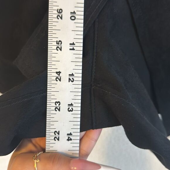 Banana Republic Faux‎ Suede Belted Shorts Womens Size 2 Black - Picture 6 of 8